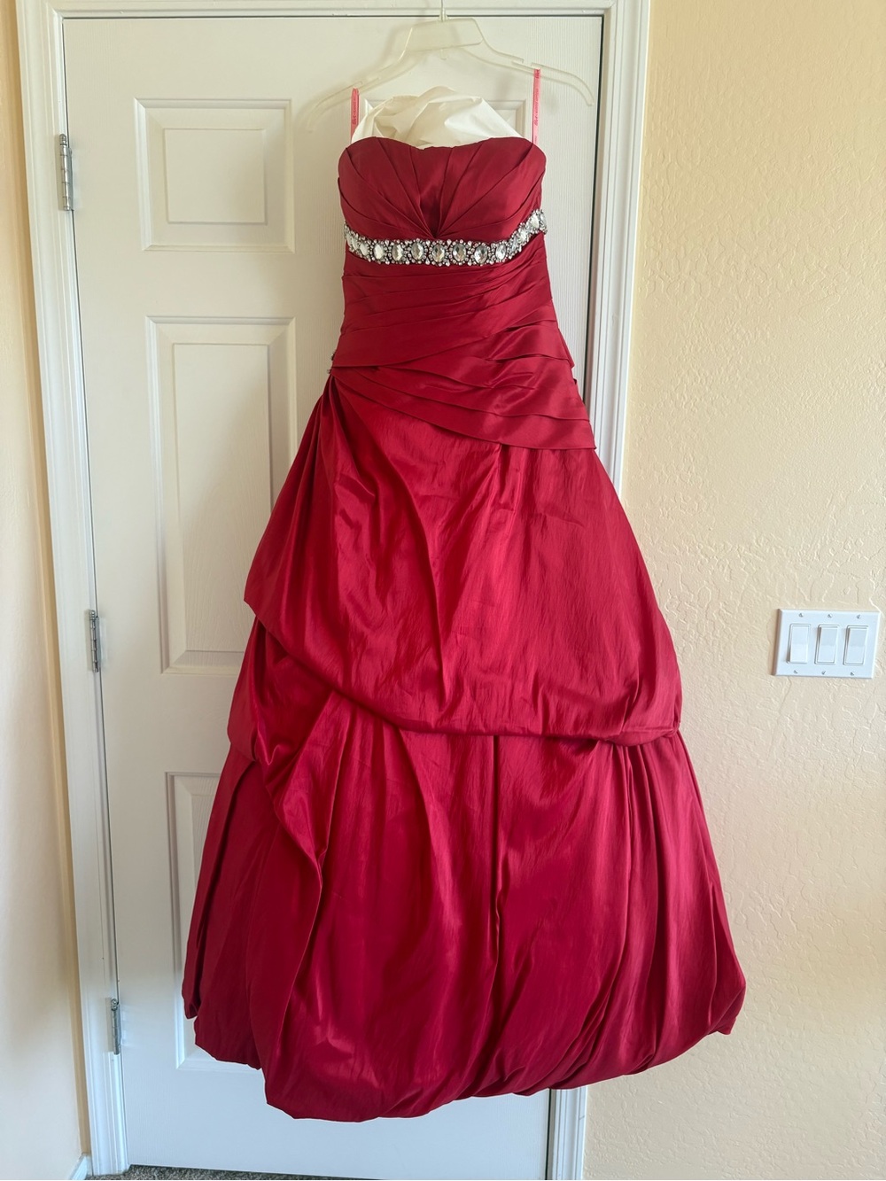Maggie Sottero Flirt Red Prom Dreas